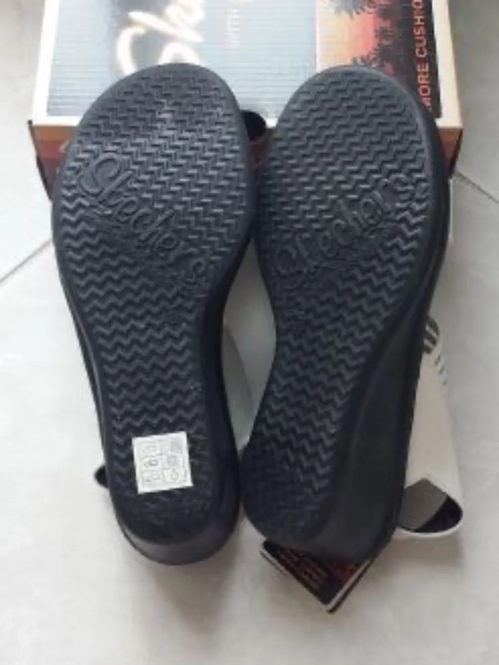 NWT Sketchers white wedges